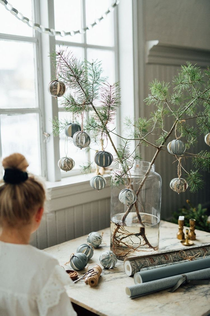 https://www.borastapeter.com/nb/inspirasjon/christmas-crafting-second-sunday-advent?epik=dj0yJnU9eTlCU2xXVTdXSUFIRXNOczZDYzZBbUZUNVhpY2FlaGYmcD0wJm49S2gtZTNVeTA2MG5jR0x4ZzZWRFliZyZ0PUFBQUFBR04yMFlZ